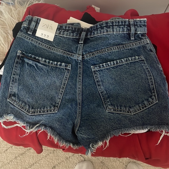 Zara jean shorts - Picture 3 of 3